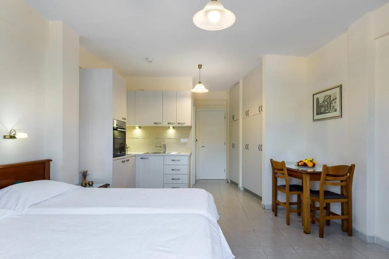 Rouchotas Apartments 아르고스톨리온
