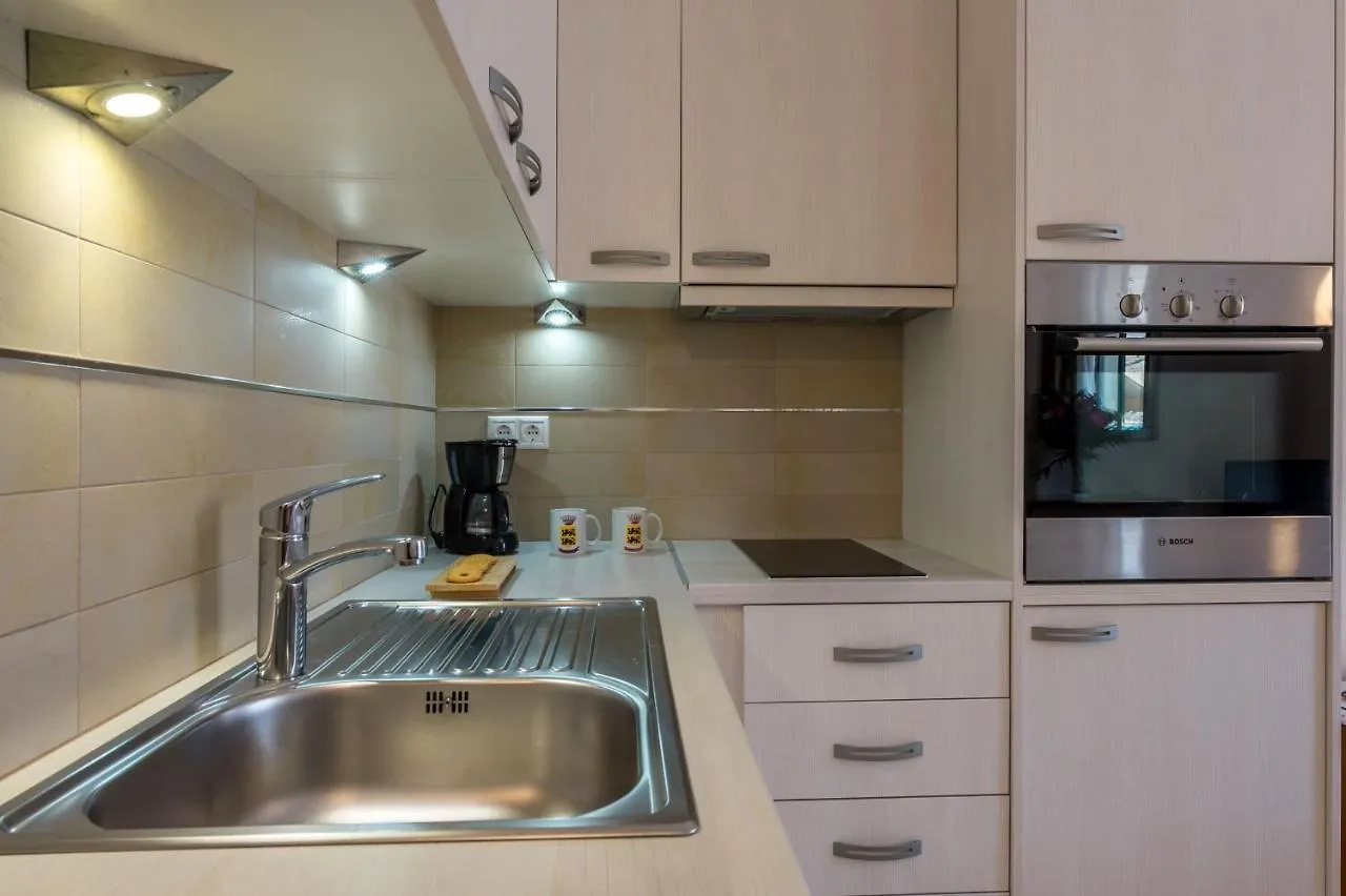Rouchotas Apartments Argostoli